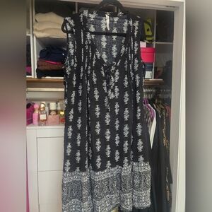 Black and White Sleeveless Dress